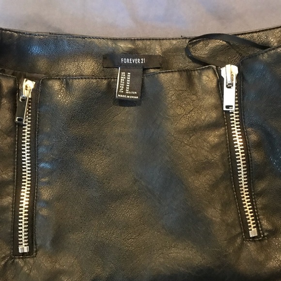 Forever 21 Faux-Leather Dual-Zipper Mini Skirt Size M - Picture 4 of 4